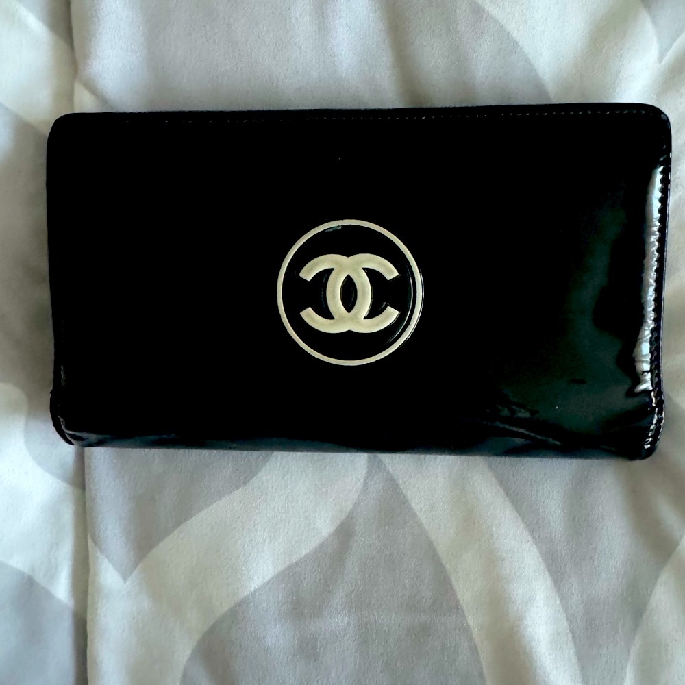 Chanel wallet
